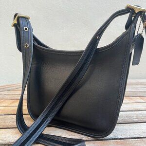 Vintage Coach black Janice crossbody bag 9950